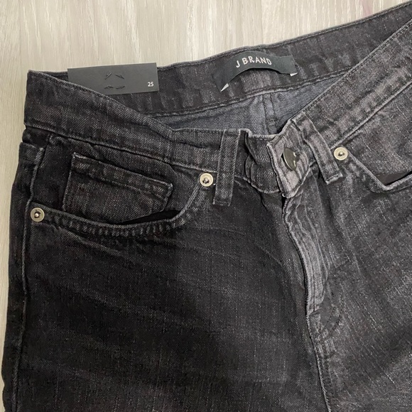 NWT J Brand Aidan Slouchy Boy Jean 25 - Picture 4 of 9